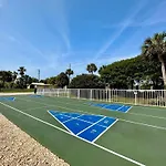 Pelican Walk 403
